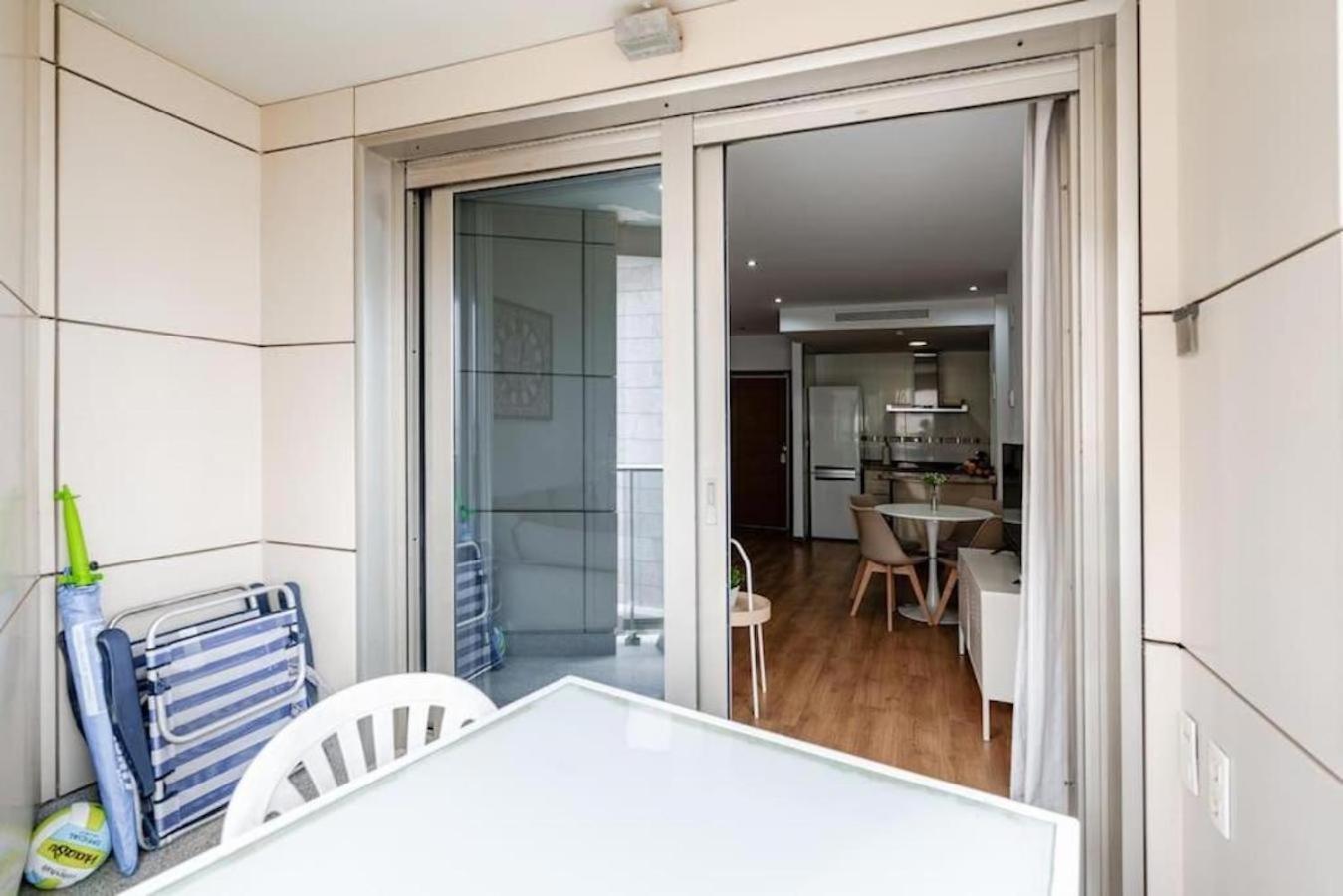 Fivestepstosea - Beach Apartment Valencia Exterior photo